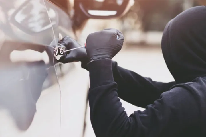 دزدیدن ۶۹ ماشین‌ پارک شده در فرودگاه ترودو